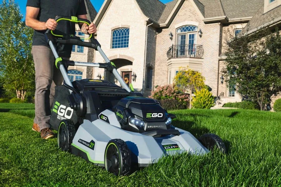 rechargeable lawn mowers